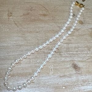 Elegant genuine White Pearl Necklace